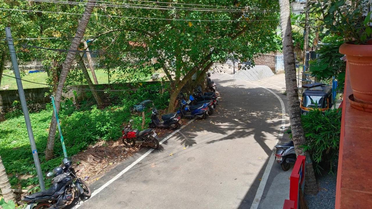 Abhi'S Cafe Avaduthura كوفالام المظهر الخارجي الصورة