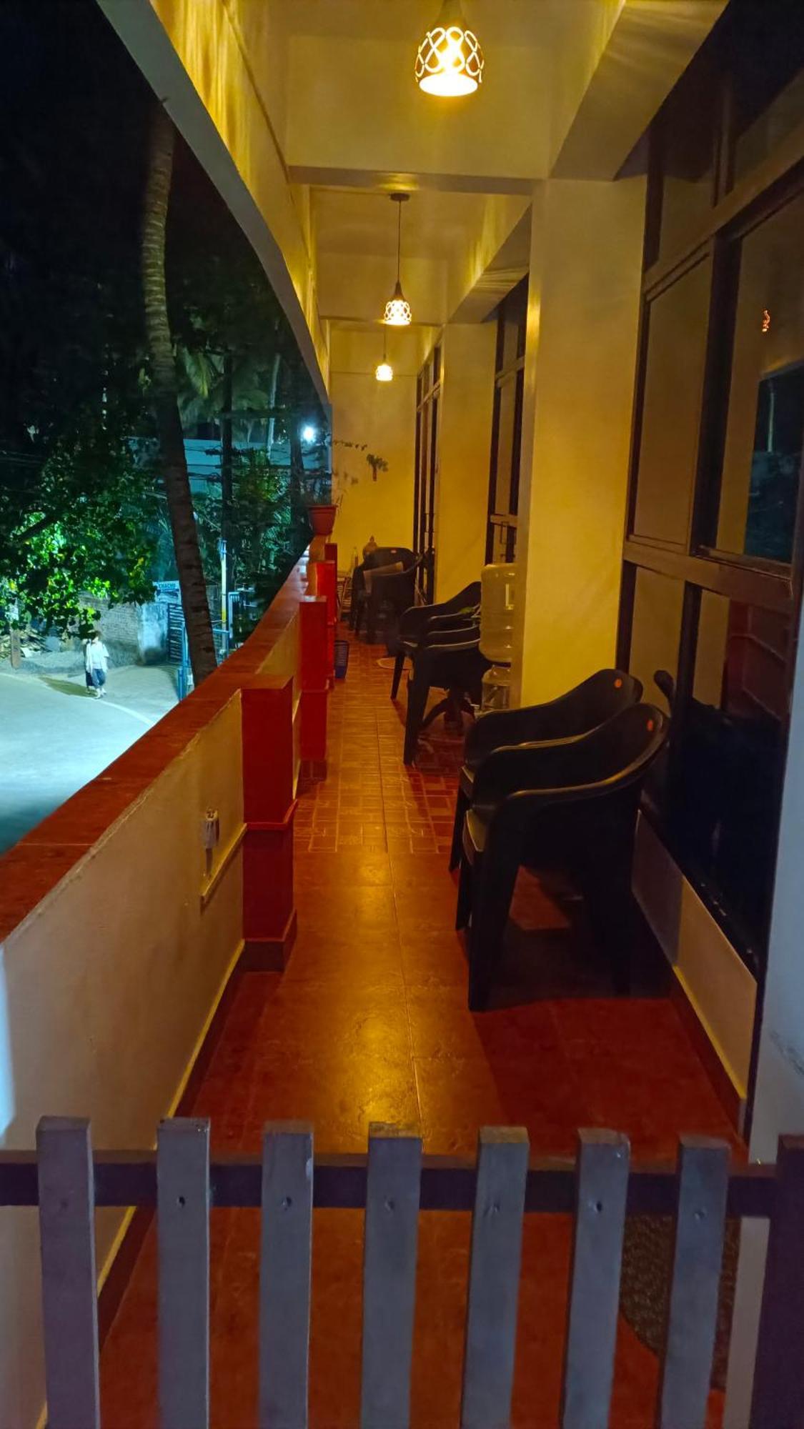 Abhi'S Cafe Avaduthura كوفالام المظهر الخارجي الصورة