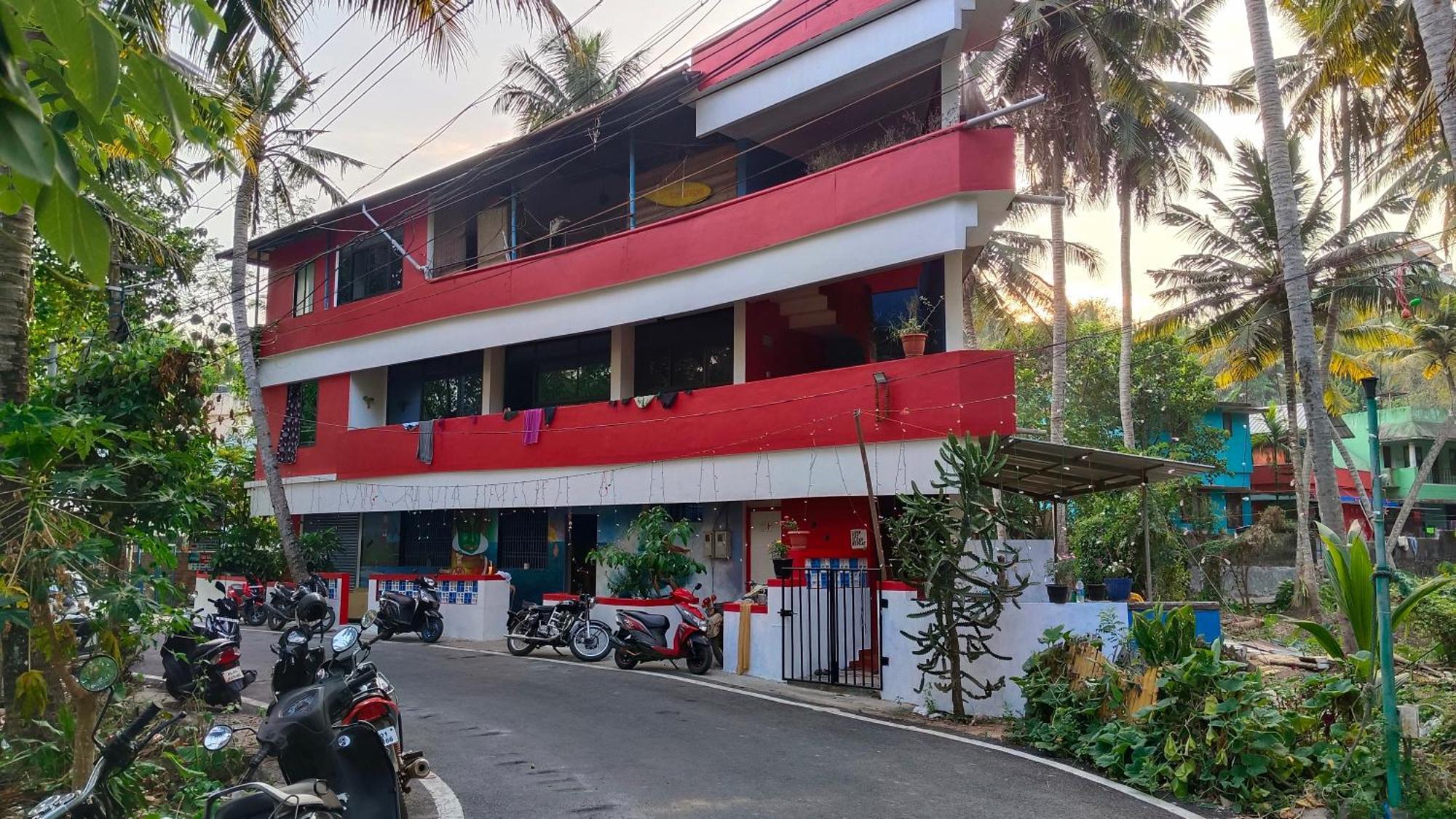 Abhi'S Cafe Avaduthura كوفالام المظهر الخارجي الصورة